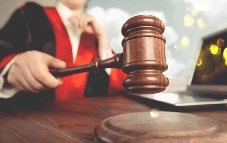 非發(fā)包人授權(quán)的現(xiàn)場(chǎng)施工人員簽字的工程量簽證單,若經(jīng)過(guò)監(jiān)理確認(rèn)并實(shí)際發(fā)生，可以作為結(jié)算依據(jù)